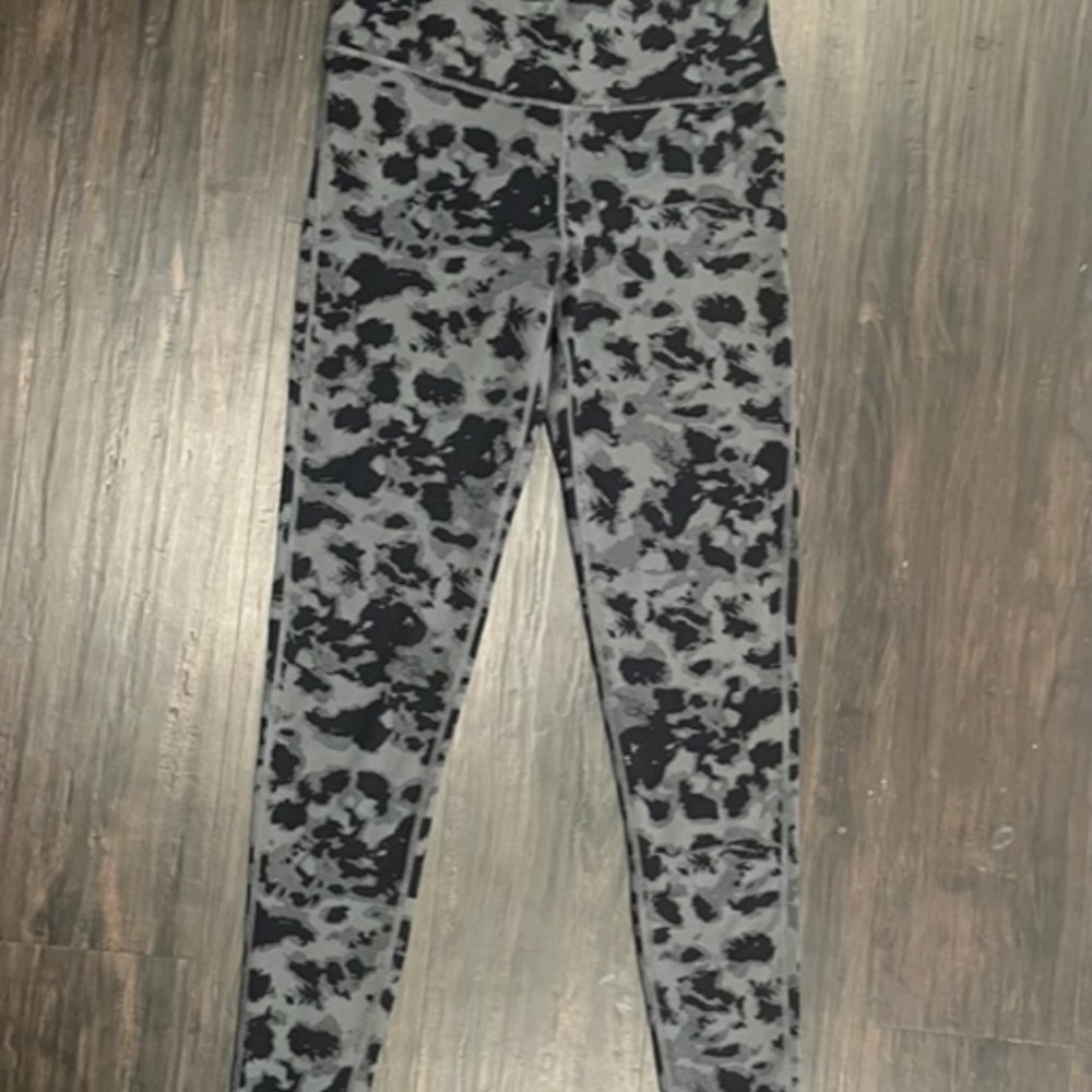 MONO B Texctured Spotted Jacquard High Waisted Legggings